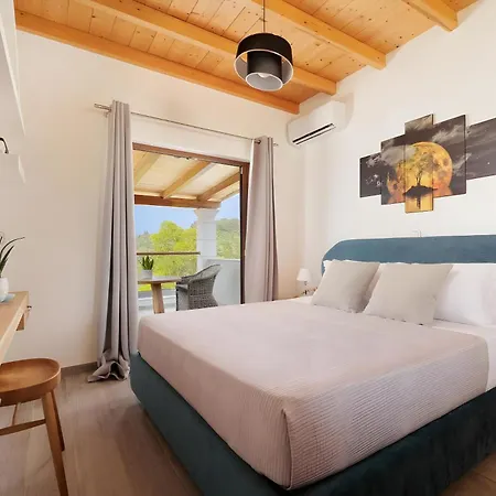 Logas Hill * Peroulades (Corfu)