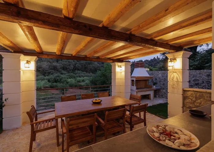 Logas Hill Villa