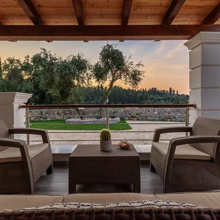Logas Hill - Situated Close To Sunset Logas Beach- Peroulades * Peroulades (Corfu)