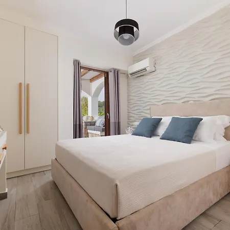 Logas Hill - Situated Close To Sunset Logas Beach- Peroulades * Peroulades (Corfu)