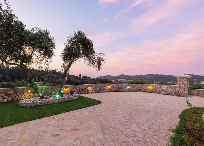 Logas Hill Villa *